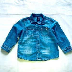 Kids toddler denim long sleeve button down shirt size 3-4yrs like new.